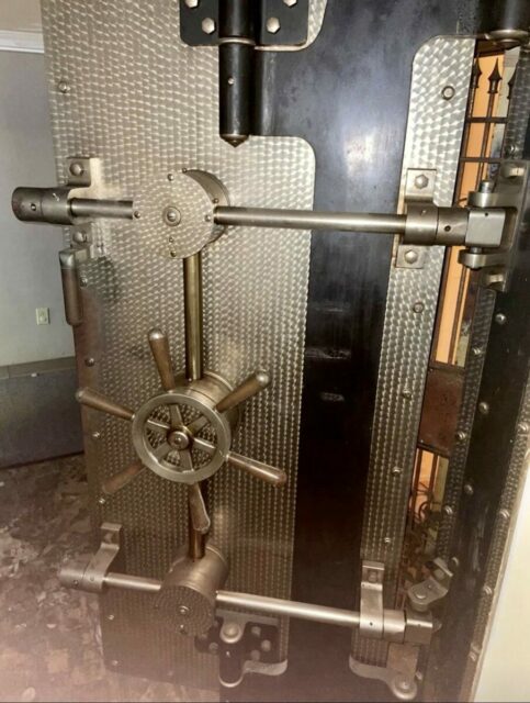 York safe and lock company Vault door For Sale